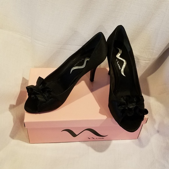 Nina Fulvia Black Dress Shoes - Picture 7 of 8